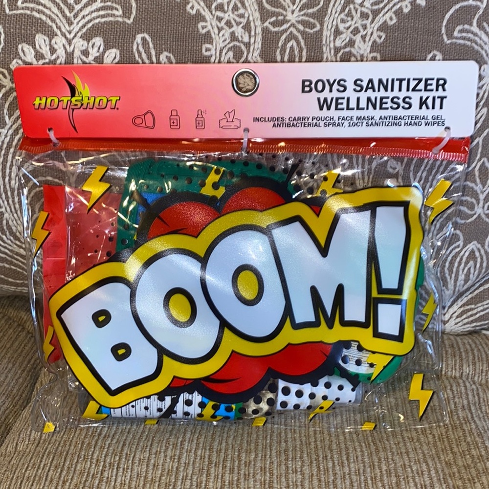 ❤️💛💙💚NWT Boys Sanitizer 5PC Wellness Kit